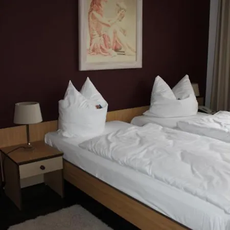 Osterberg - Restaurant Und מלון הילדסהיים